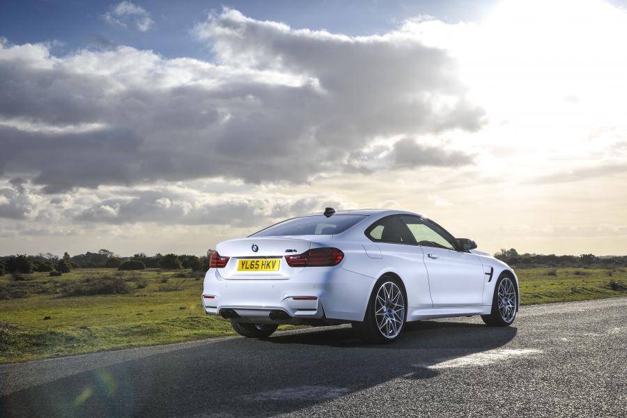  BMW M4 Coupe Competition Package 2016 года  (UK) (фото 11 из 24)